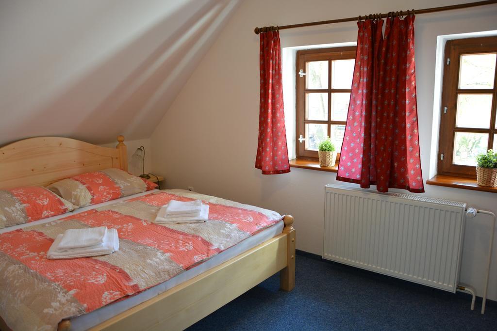 Hotel Ruze Rozmberk Nad Vltavou Bagian luar foto