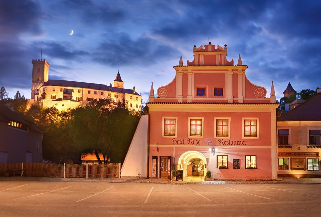 Hotel Ruze Rozmberk Nad Vltavou Bagian luar foto