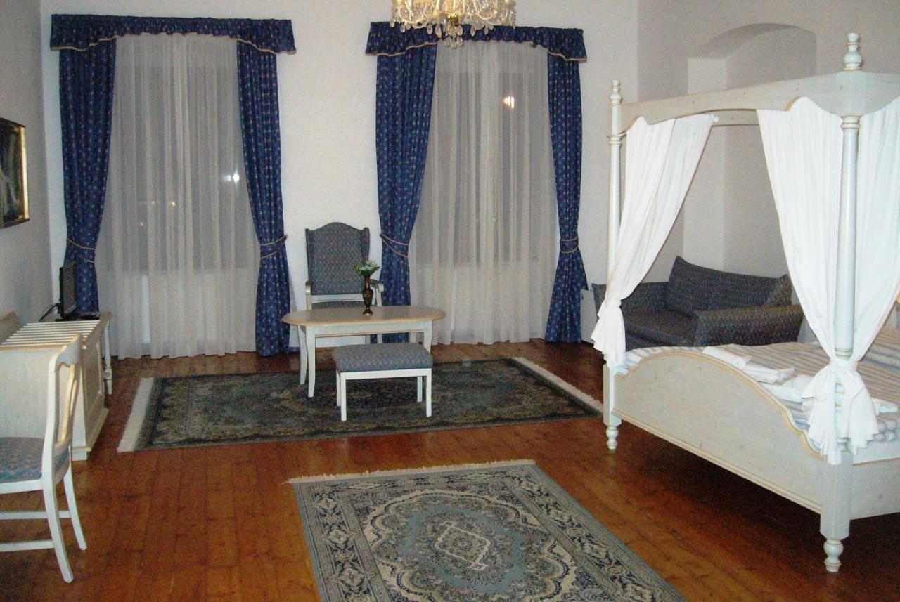 Hotel Ruze Rozmberk Nad Vltavou Bagian luar foto